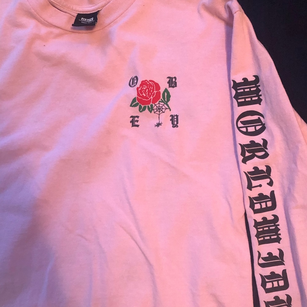Pink Obey Rose medium sized tee